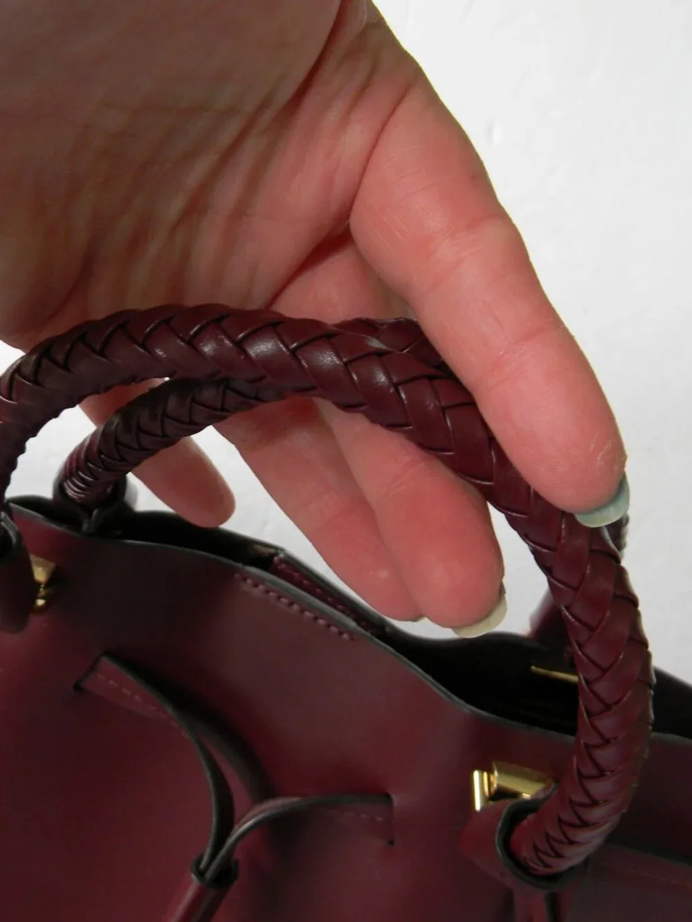 MICHAEL KORS BURGUNDY WINE LEATHER BLAKELY BUCKET DRAWSTRING CROSSBODY BAG FALL
